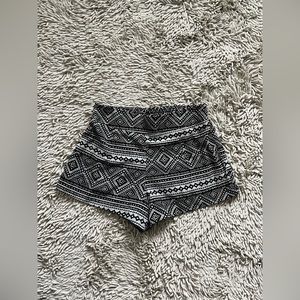 Limonata Women’s Shorts - Black and White - Size Small